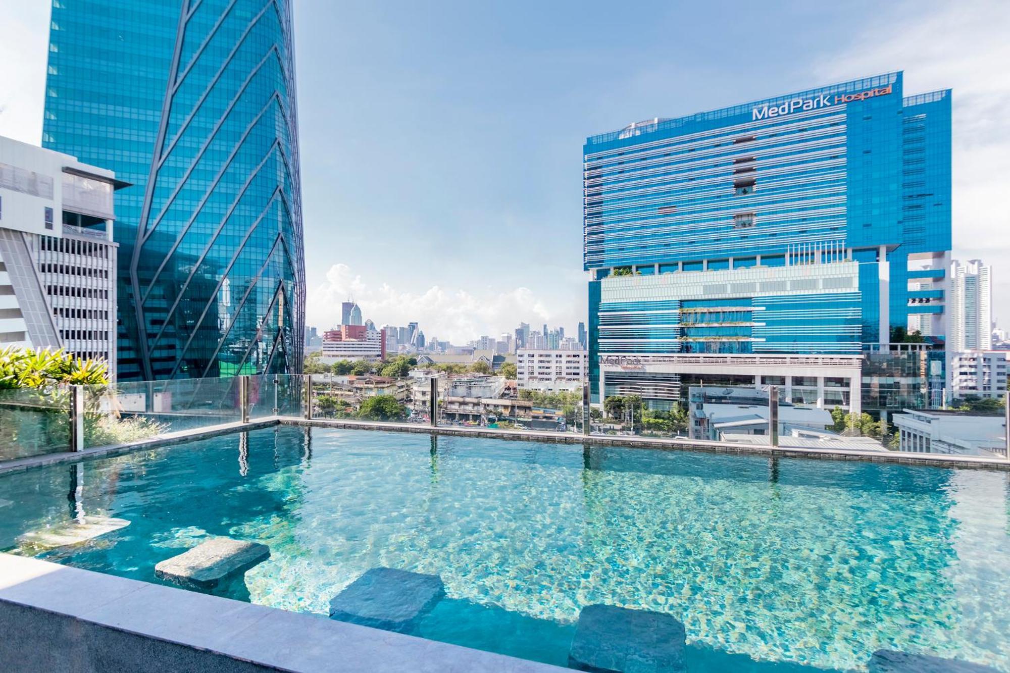 Seekers Finders Rama IV Hotel Surestay Collection By BW Bangkok Exterior photo